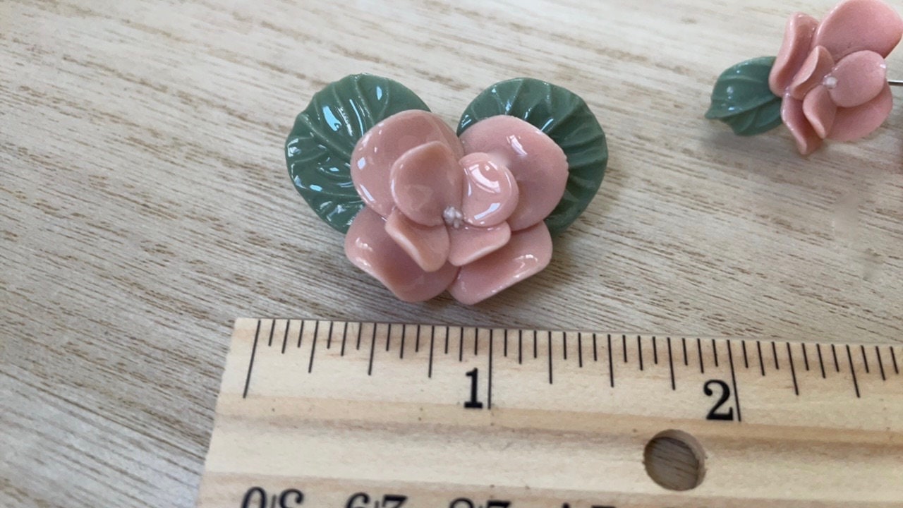 Stunning vintage porcelain pink and green flower pin and earring set