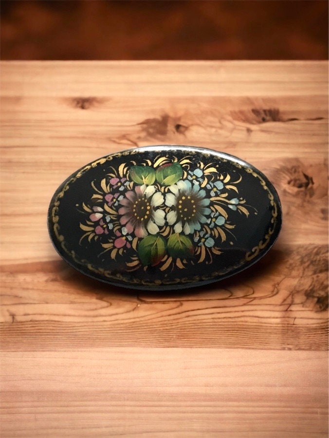 Stunning handpainted and signed VINTAGE RUSSIAN PIN