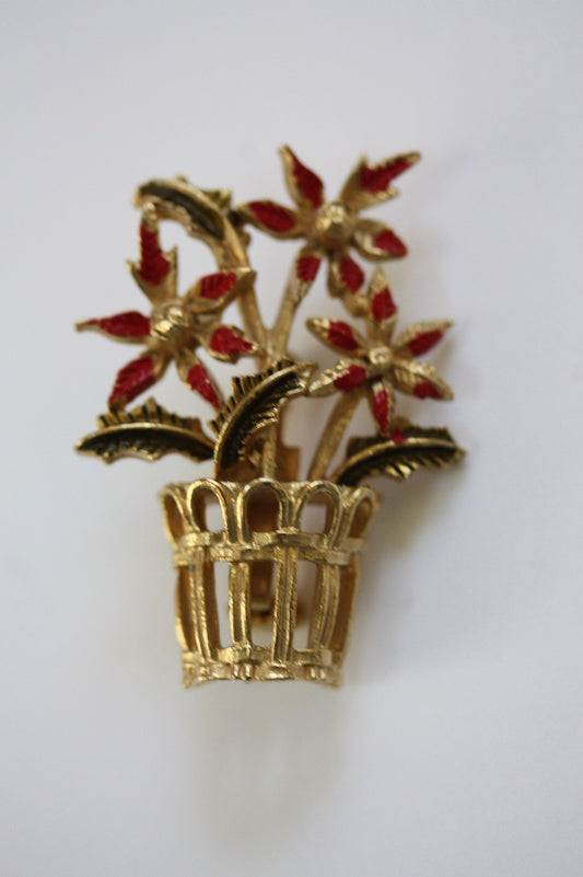 Goldtone basket of Chrysanthemums - stunning vintage Christmas pin