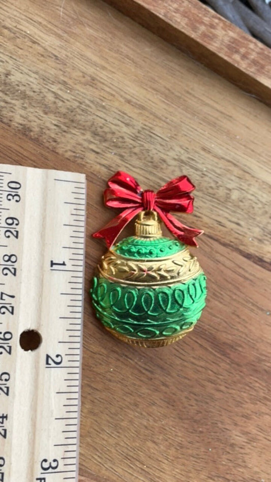 Vintage red, green and gold Christmas ornament pin - signed JJ