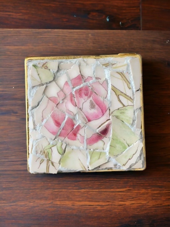 Handmade micro mosaic brooch / pin or necklace - one-of-a-kind - made of hand cut upcycled vintage dish