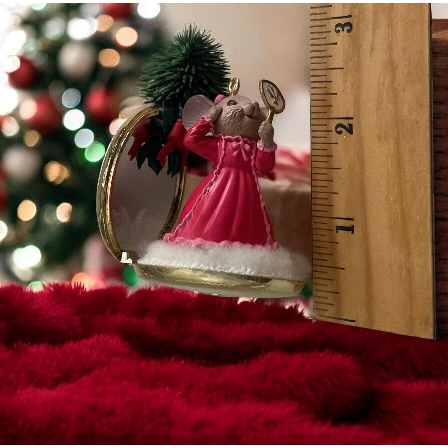 Vintage 1989 Enesco “I Feel Pretty” Mouse Ornament – Pink Dress Mirror Mouse – Collectible Christmas Figurine