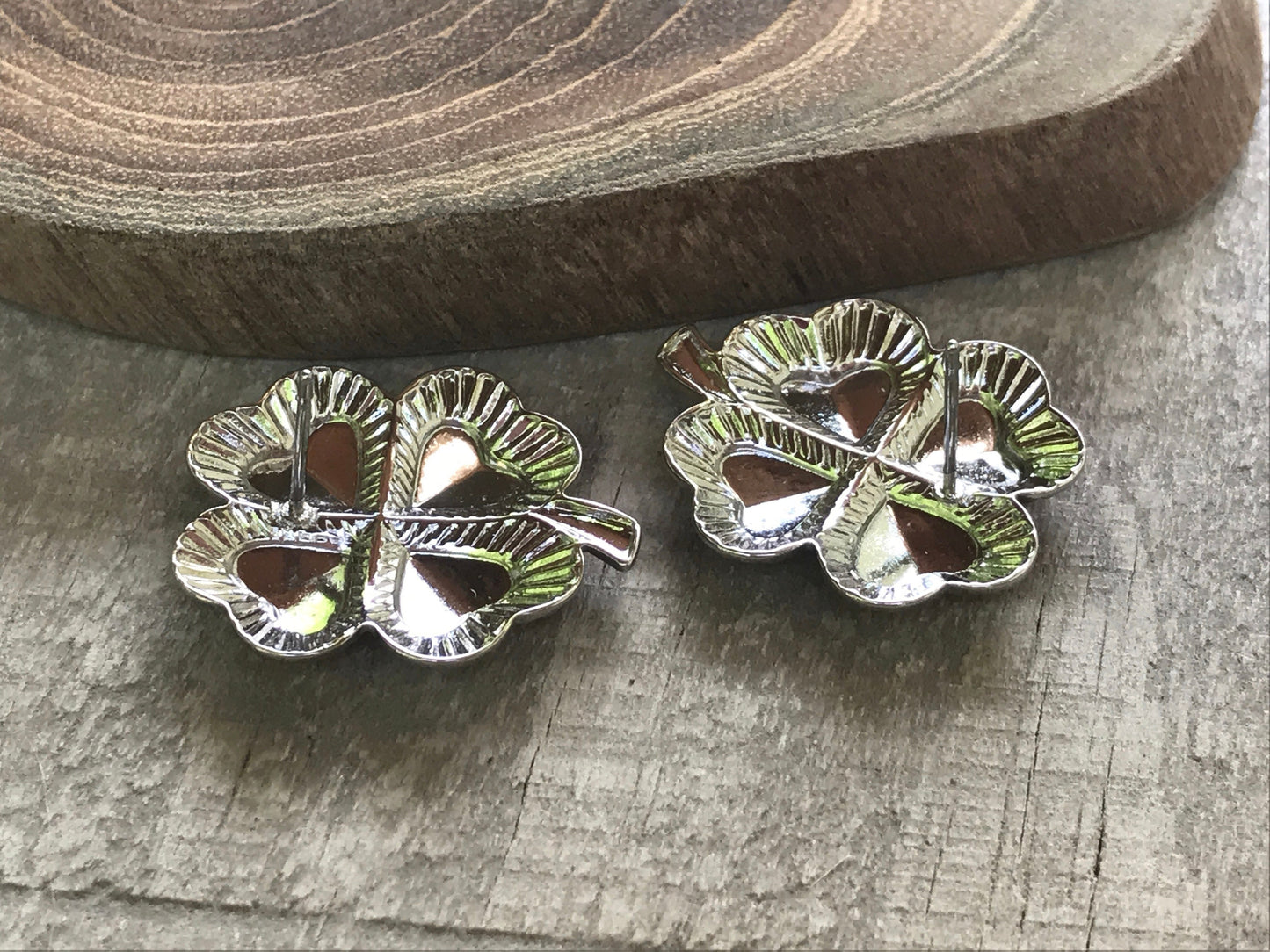 Unique 4-leaf clover shaped vintage silvertone earrings