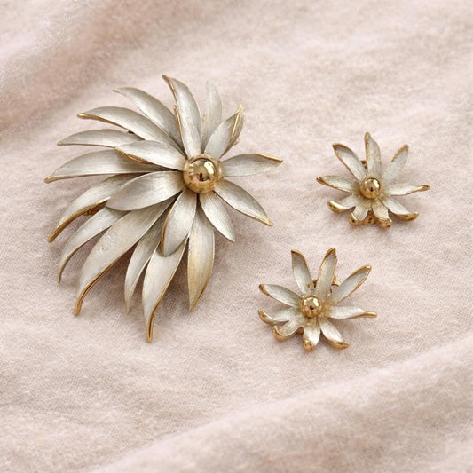 1960s Floral Brooch and Earrings Set, Mid Century Modern Sculptural Flower Jewelry