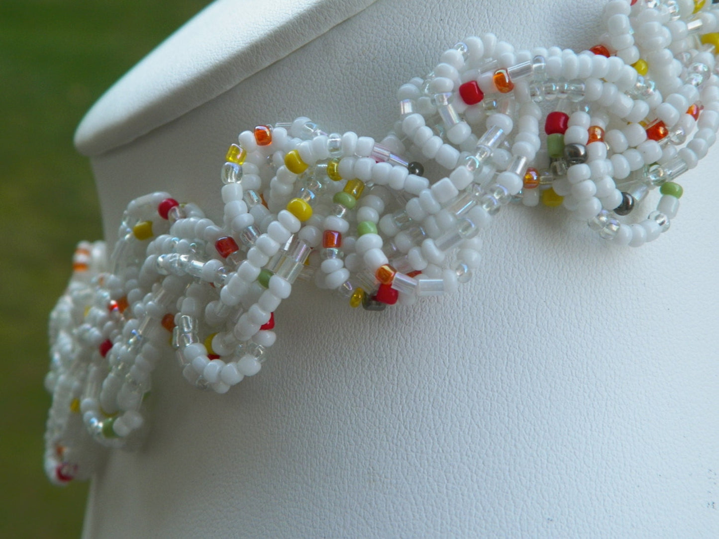 Stunning seed bead handmade vintage necklace