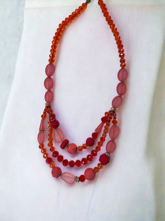 Stunning colorful vintage beaded necklace - shades of pink, orange and red