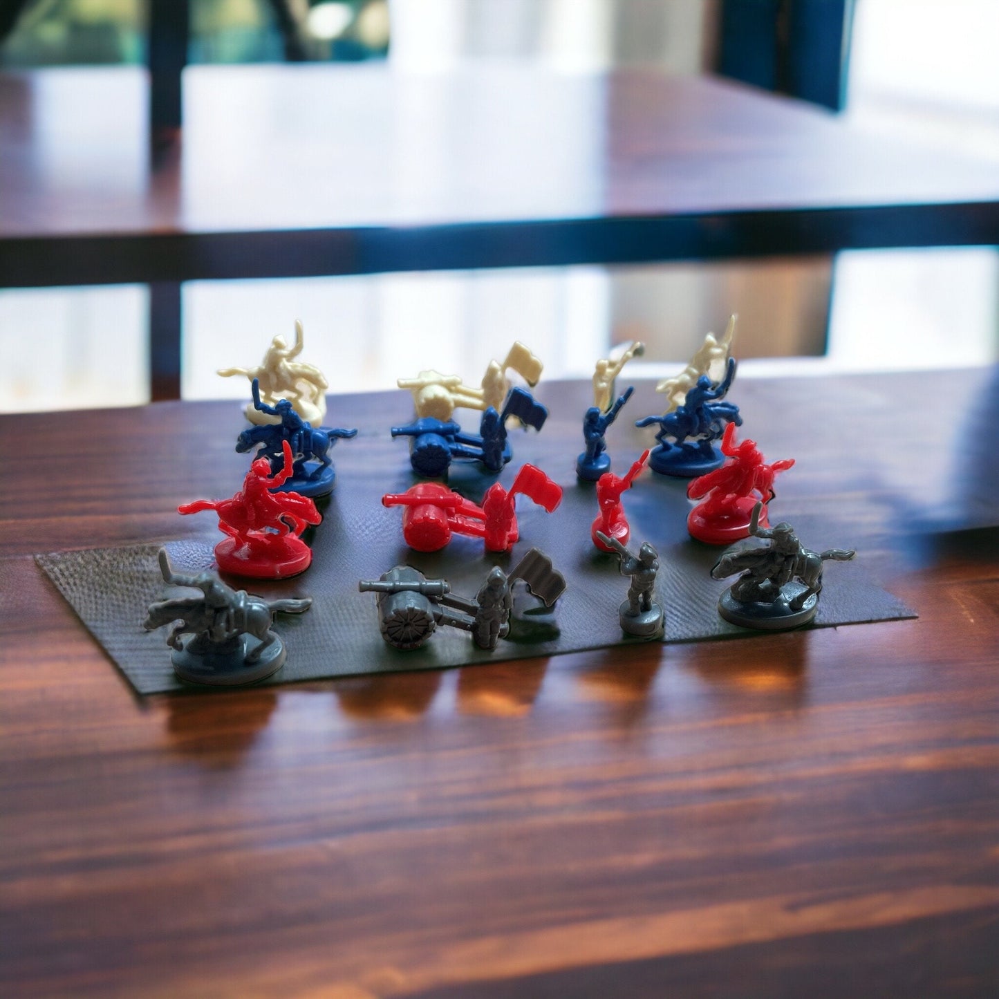 Tiny little plastic army figurines - great for crafts - approx. 1" each