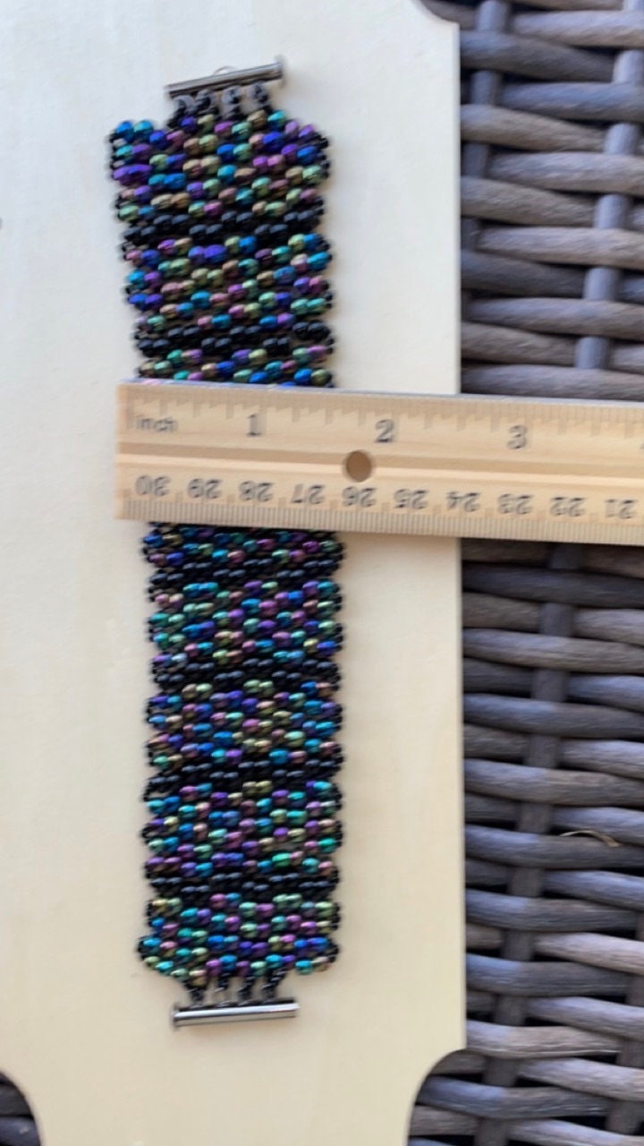 Stunning vintage royal blue iridescent handmade bead woven vintage beadwork bracelet with silvertone toggle clasp