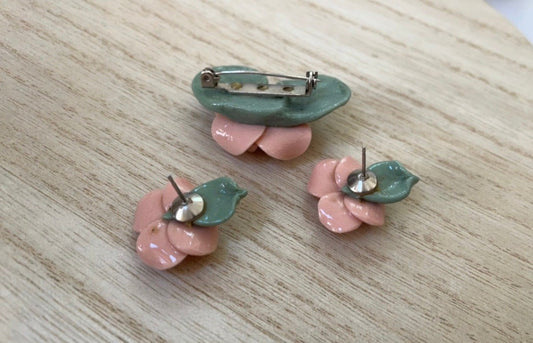 Stunning vintage porcelain pink and green flower pin and earring set