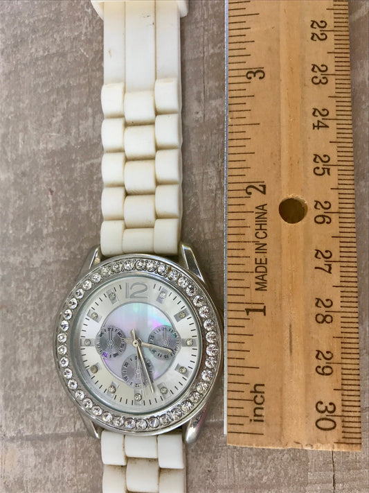 Accutime wrist watch jcr9000 1210 - pretty but needs repair or use for parts