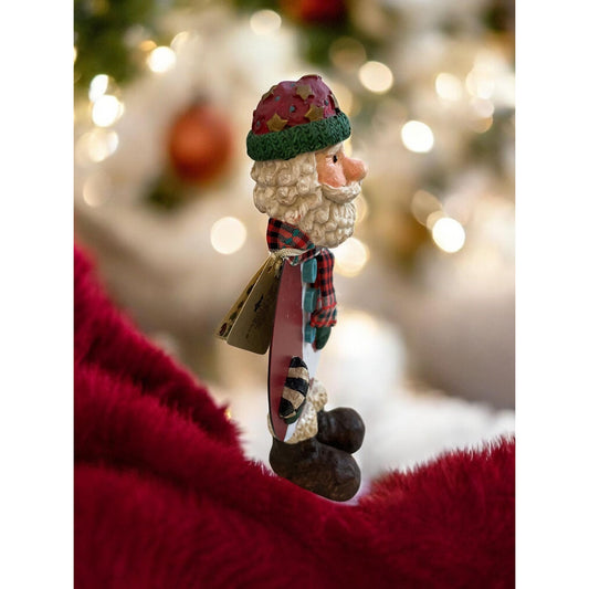 Metal & Resin Country Cottage Santa Ornament – Rustic Christmas Shelf Sitter, Farmhouse Holiday Decor, Cute Santa Figurine