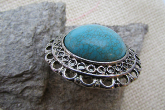 Vintage ring - large faux turquoise center