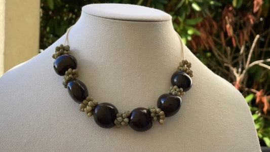 Hawaiian style vintage shell and nut unique choker necklace