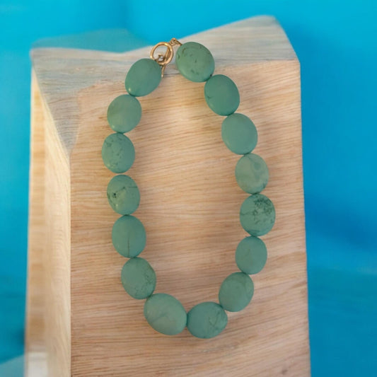 Stunning heavyweight turquoise stone vintage necklace