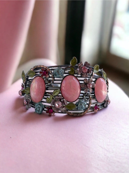 Beautiful vintage cuff bracelet with flowers and pink focals