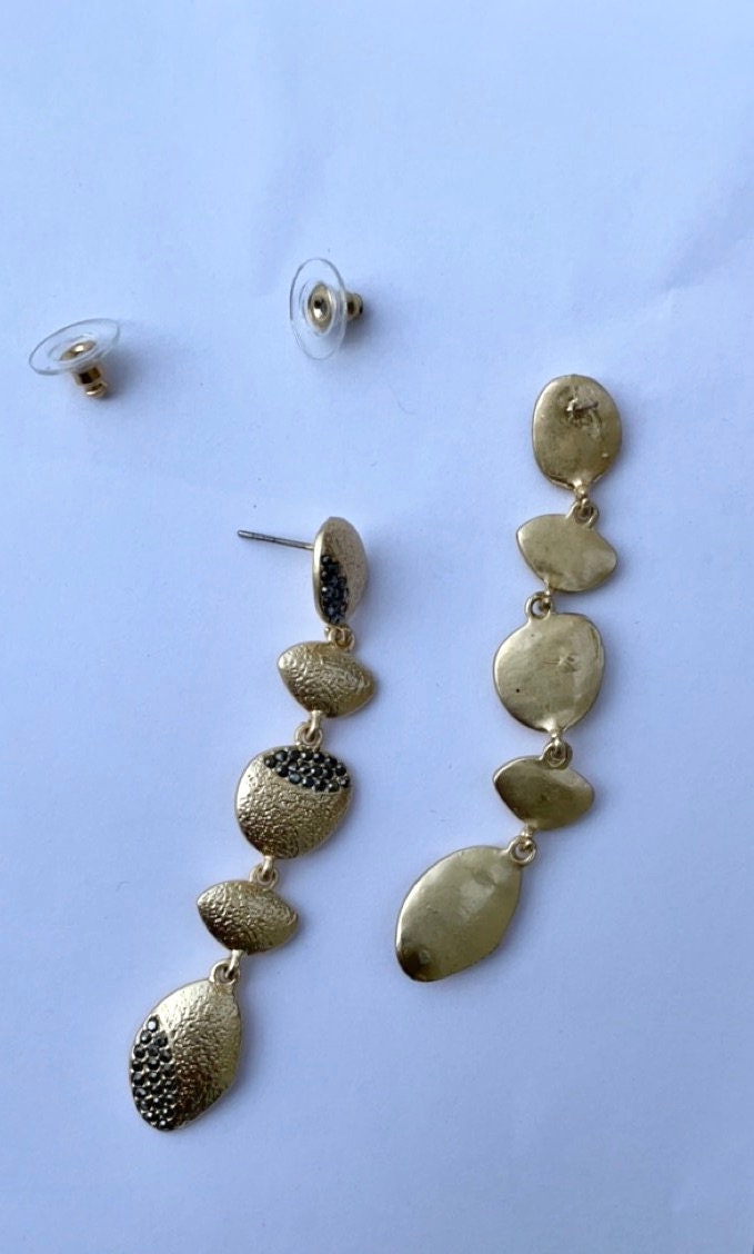 Stunning vintage dangle earrings - goldtone with tiny black rhinestones