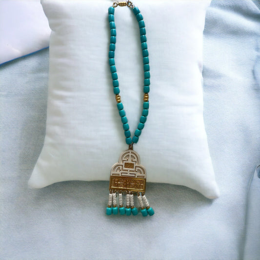 Stunning unique vintage asian necklace with Chinese? writing