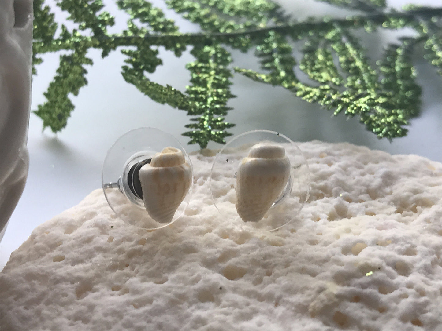 Tiny vintage shell stud earrings
