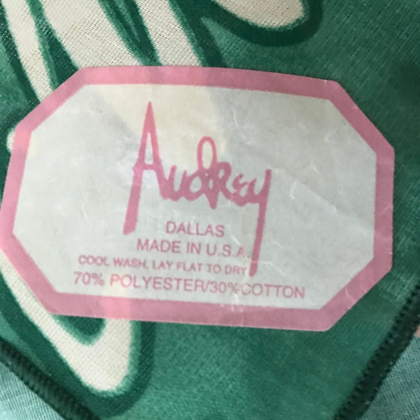 Green vintage fabric with leaves - Audrey brand - approx. 17" x 12"