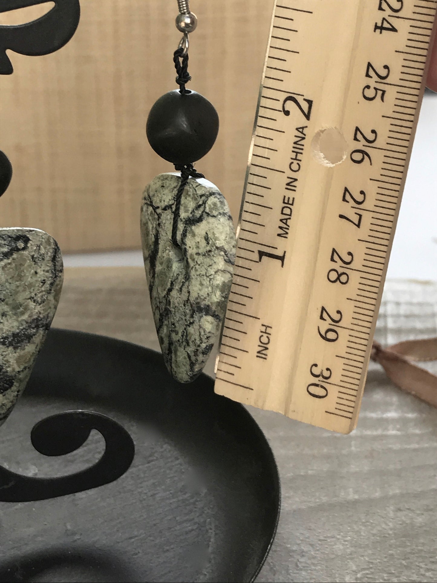 Stunning vintage stone arrowhead style earrings