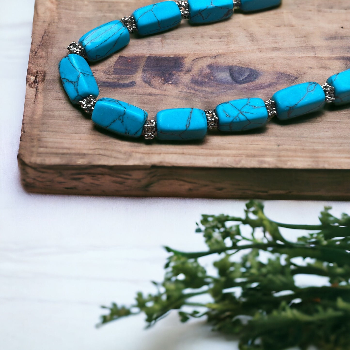 Stunning faux turquoise vintage necklace