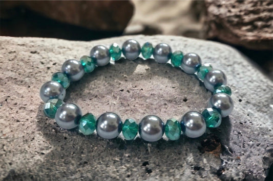 Shades of green vintage beaded bracelet