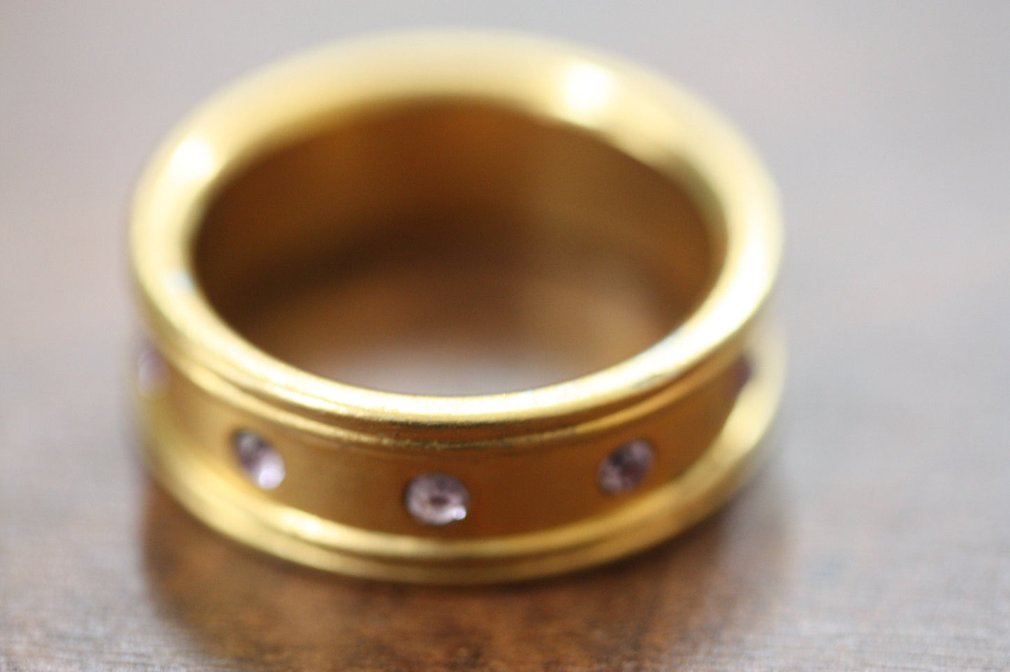 Stunning vintage costume ring
