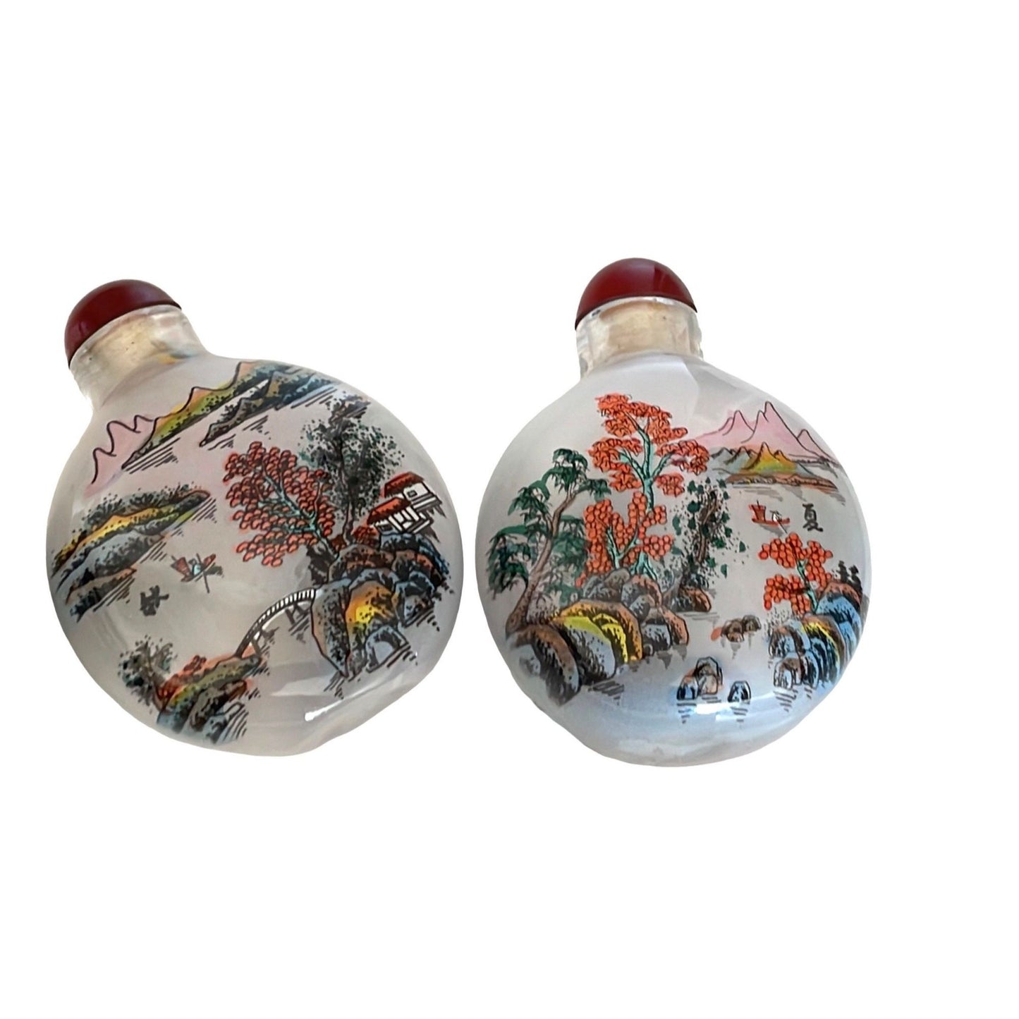 Set of 4 stunning handpainted vintage Chinese snuff bottles in original box