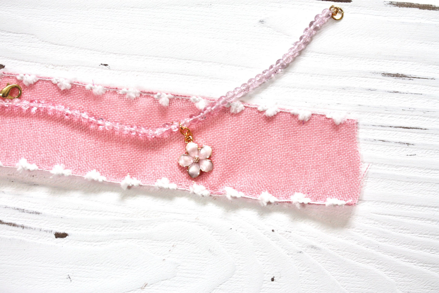 S I M P L E elegant timeless pink enamel flower bracelet with light pale pink crackle glass beads