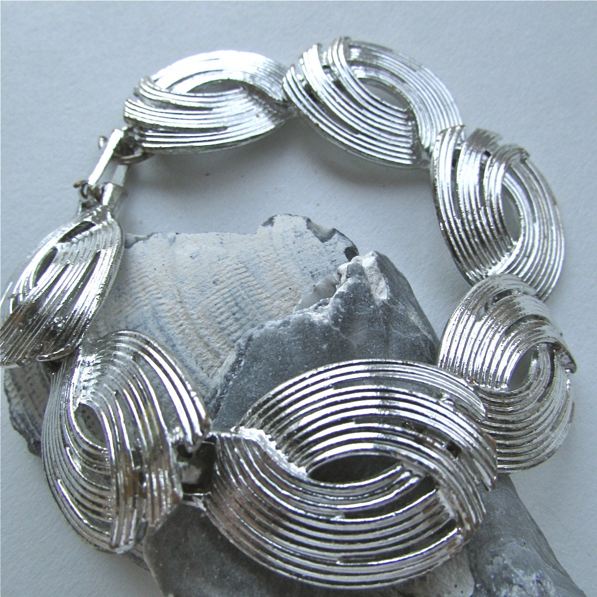 Oval panel bracelet - vintage - silvertone