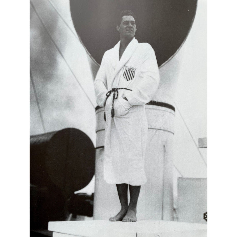 vintage-olympics-swimmer-johnny-weissmuller-won-5-gold-medals-in-192