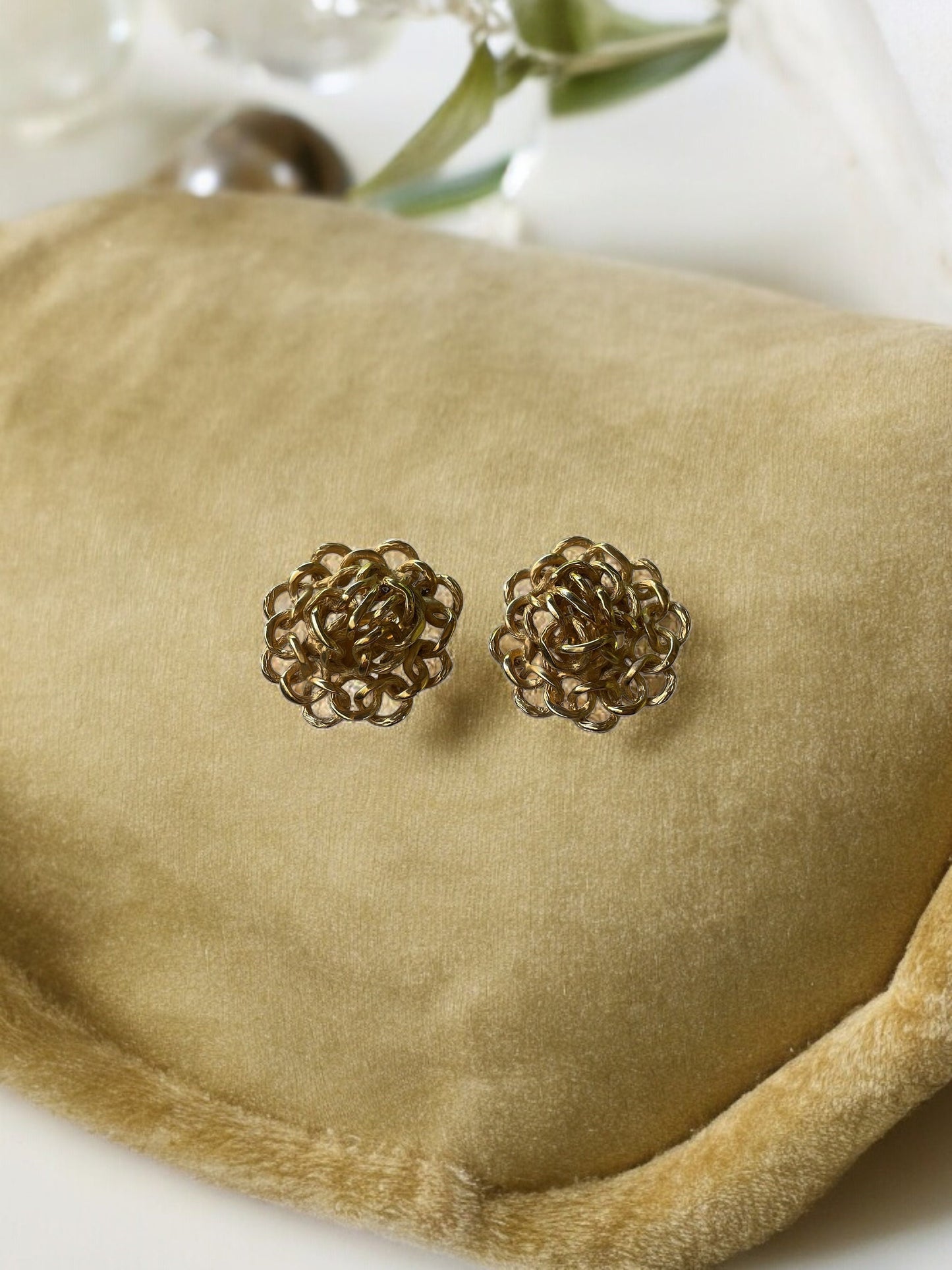 Vintage Fernando Originals FO Inc Gold Tone Clip On Earrings