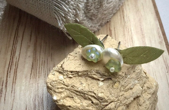 Mixed media little stud earrings - nature inspired, beaded, fabric, faux pearl