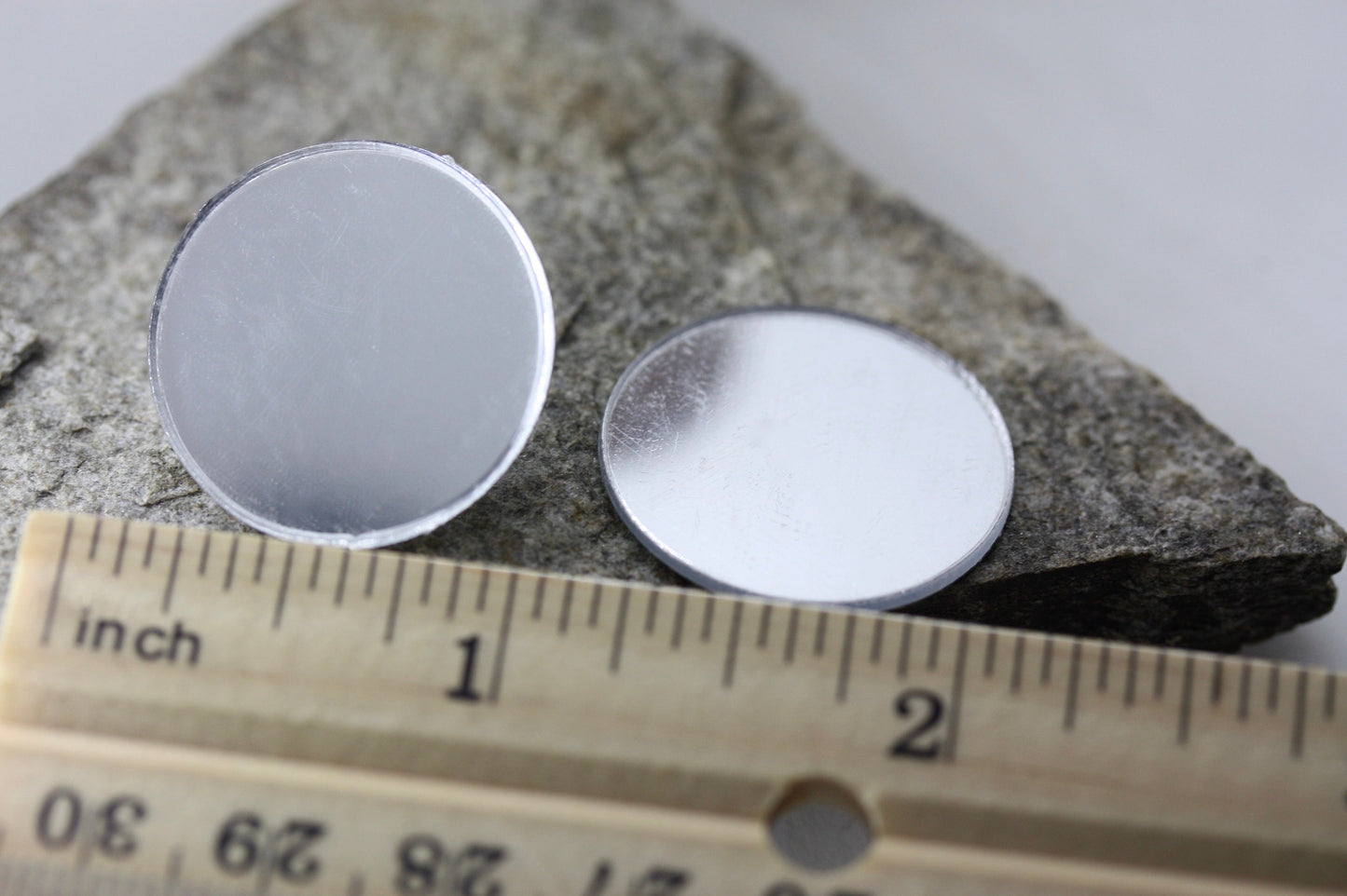 Round mirror stud earrings