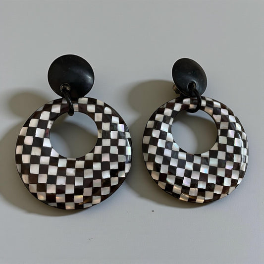 Vintage Inlaid Mother of Pearl & Black Hoop Earrings – Elegant Retro Statement Jewelry