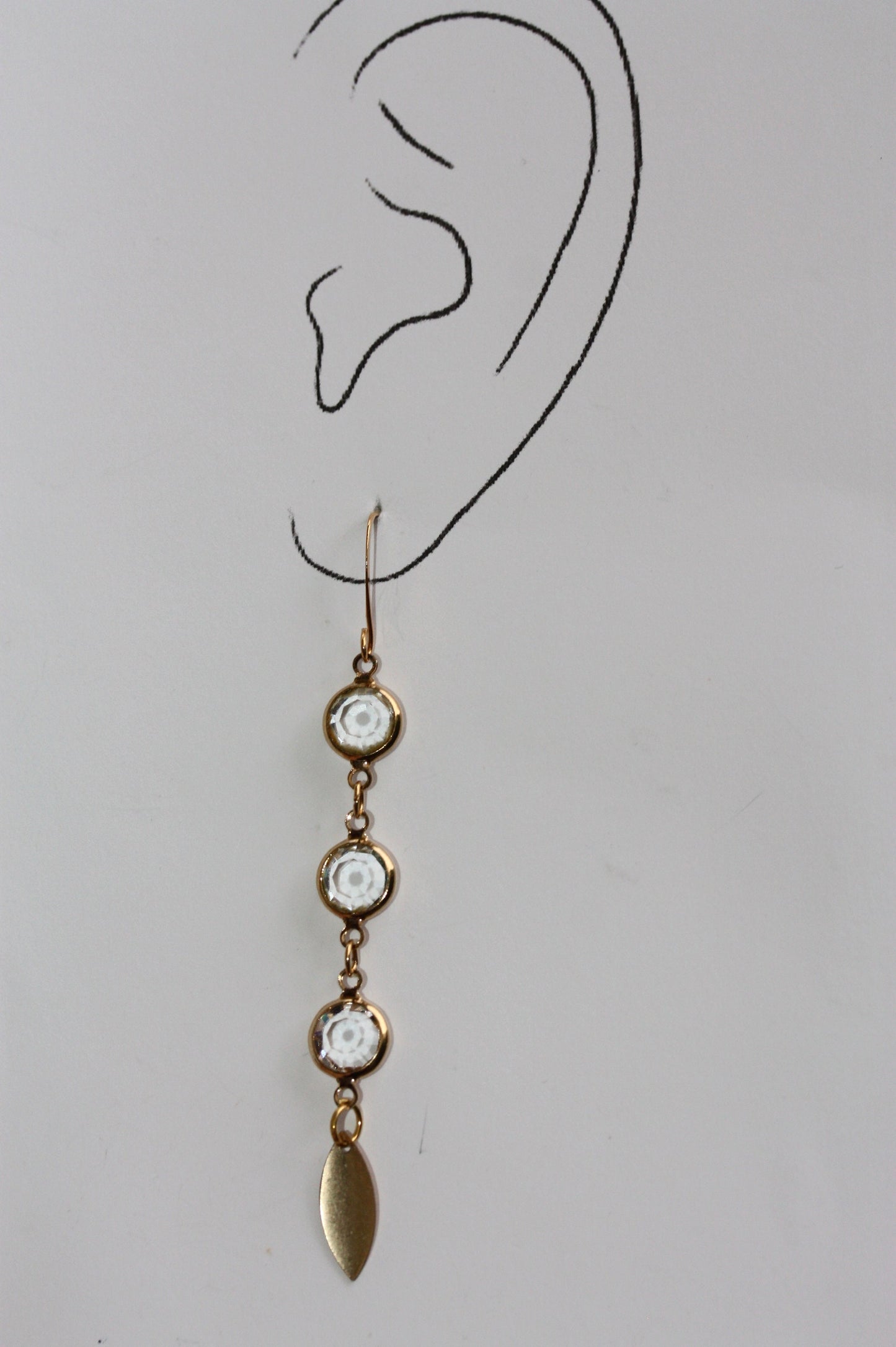 Simple goldtone and crystal drops stunning dangle earrings
