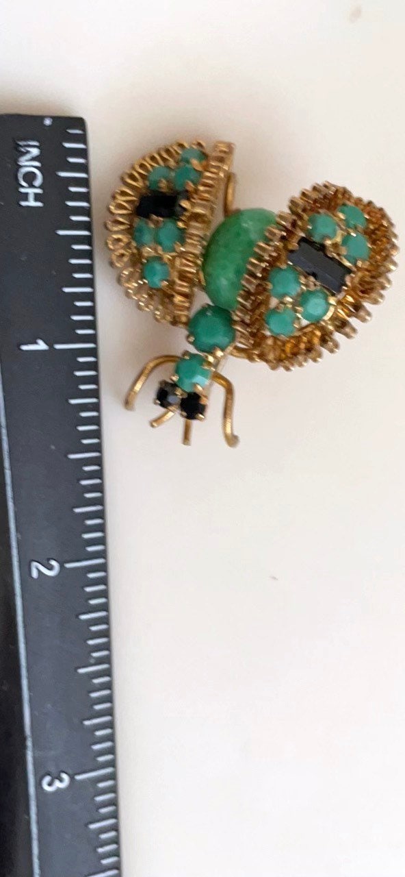 Stunning vintage bee pin with wired wings - unsigned