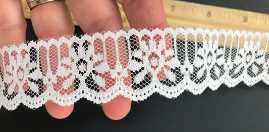 1" wide vintage white lace - by the yard