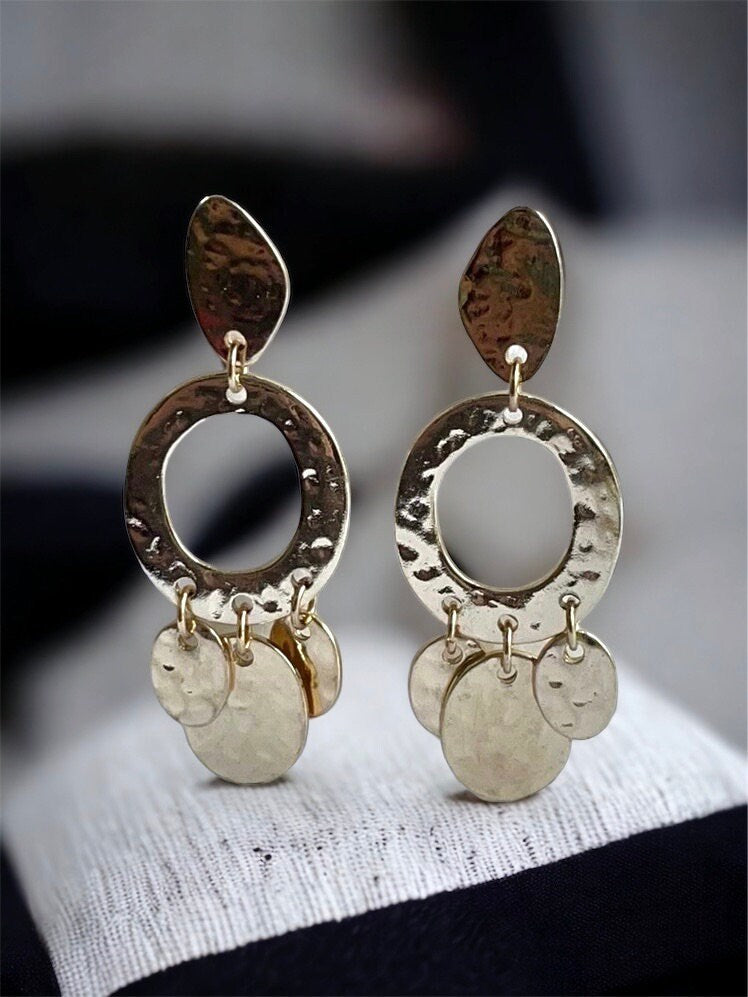 Stunning vintage hammered goldtone metal vintage hoop and dangle geometrical earrings