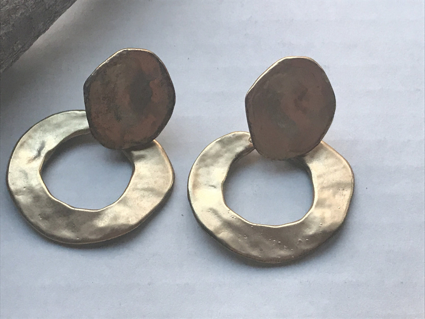 Unique vintage artisan hammered metal vintage goldtone hoop earrings