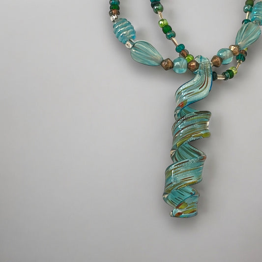 Stunning vintage art glass necklace