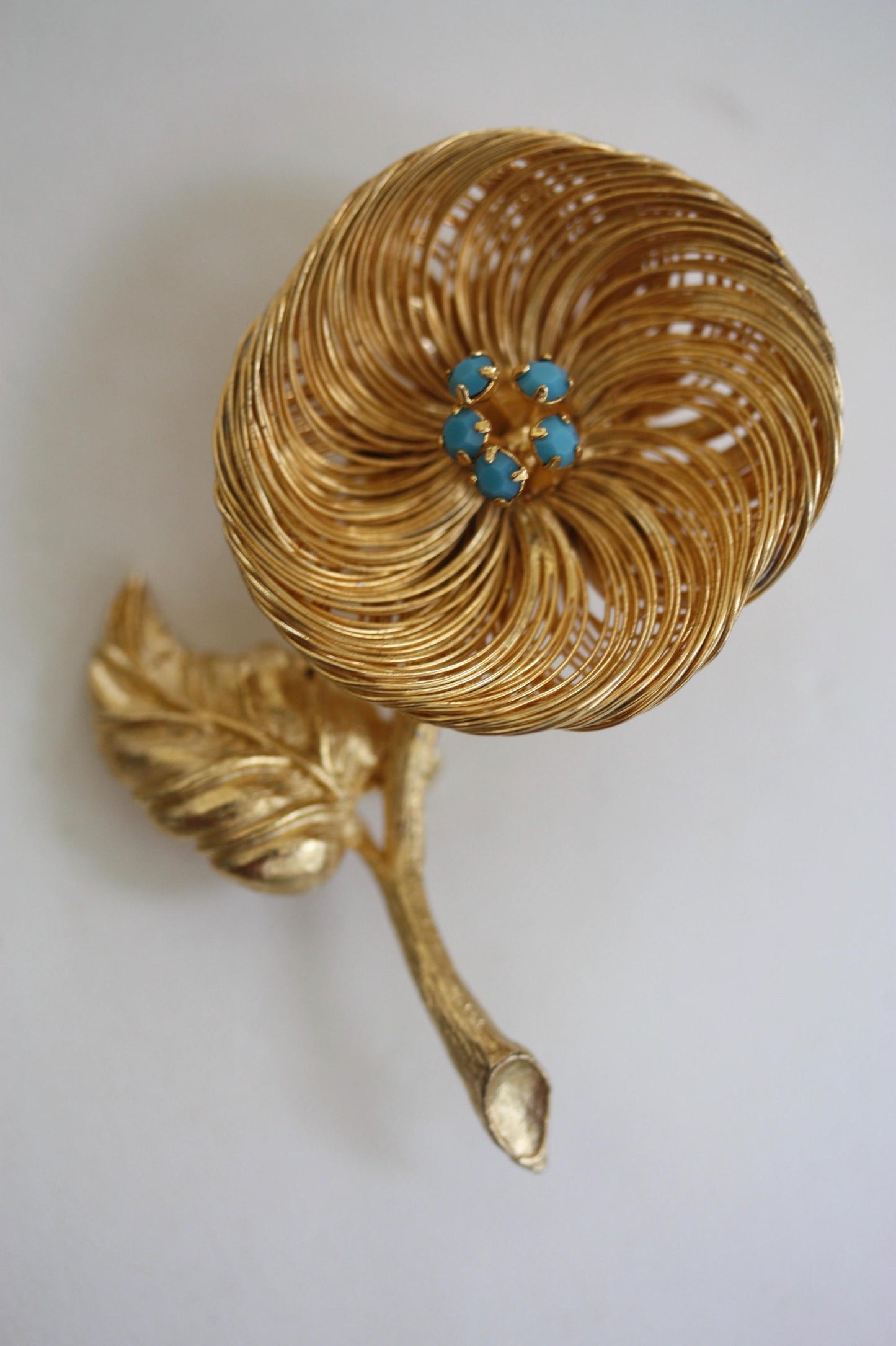 Stunning Vintage Gold Wire Wrapped Flower Turquoise Blue Rhinestone Brooch Pin