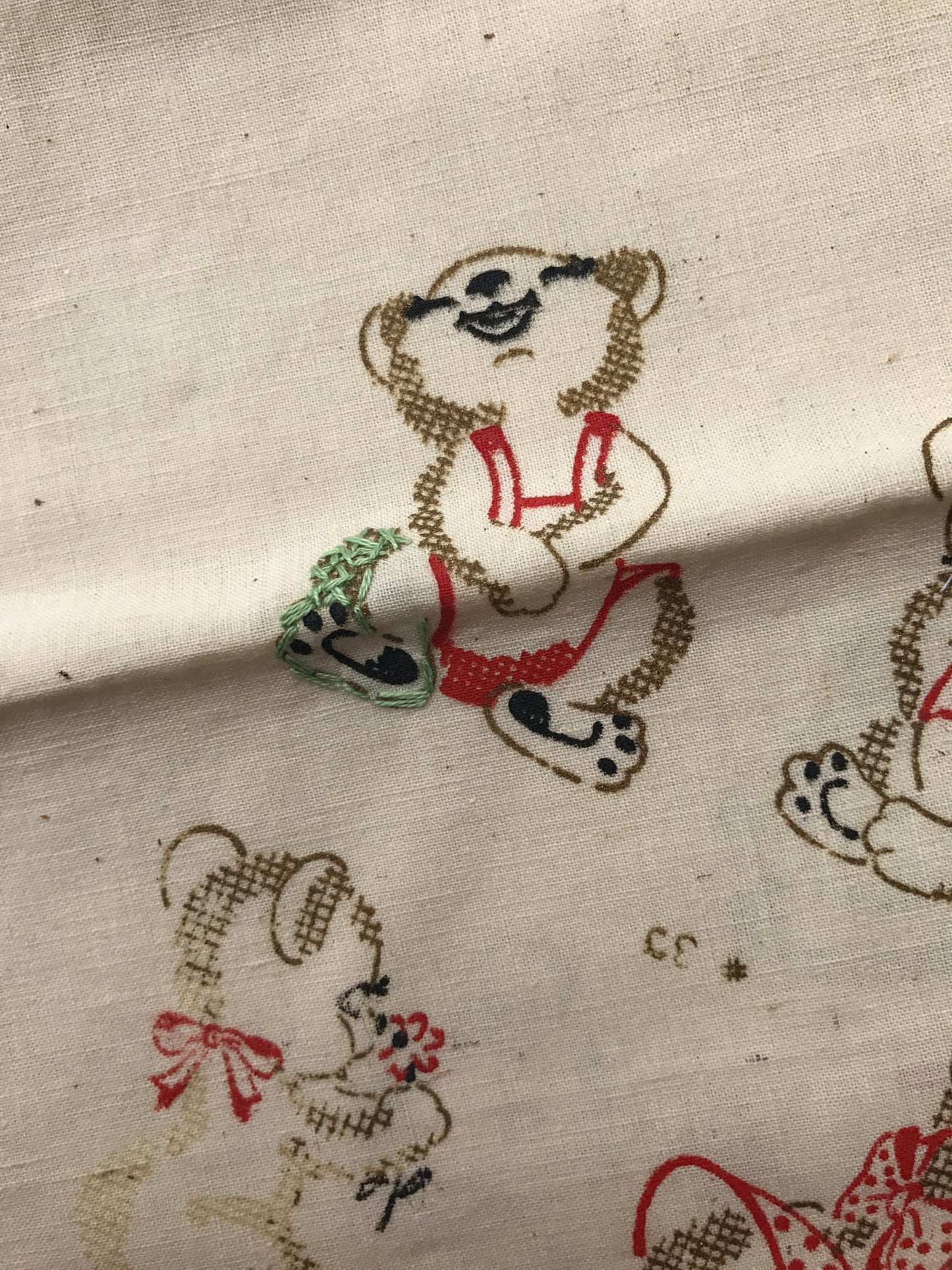 Absolutely charming vintage bear fabric - bears playing/laughing - can be finished as a pillowcase or other project