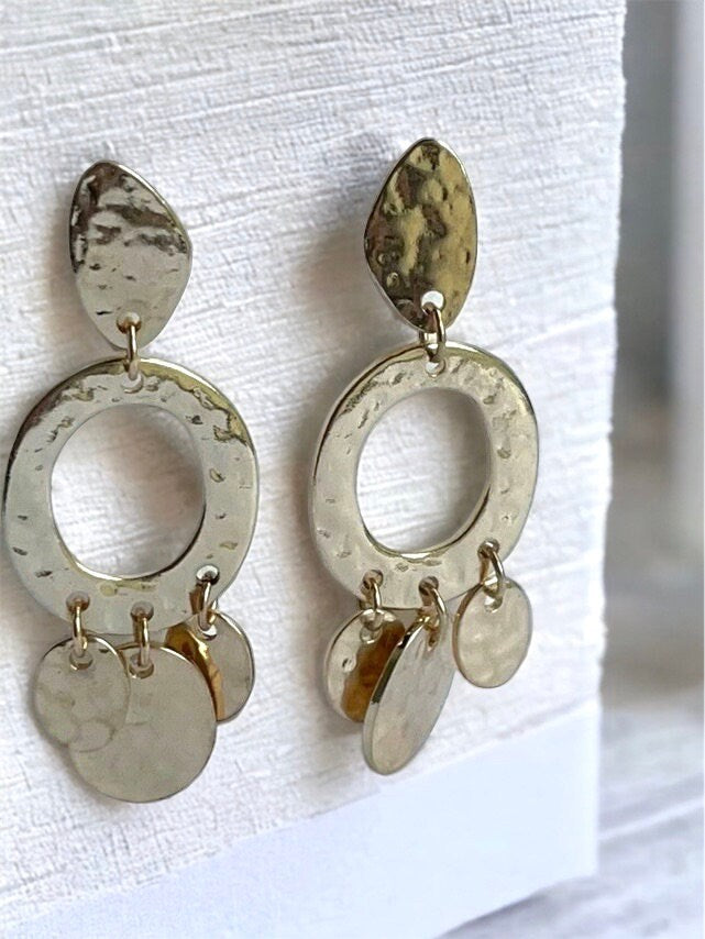 Stunning vintage hammered goldtone metal vintage hoop and dangle geometrical earrings