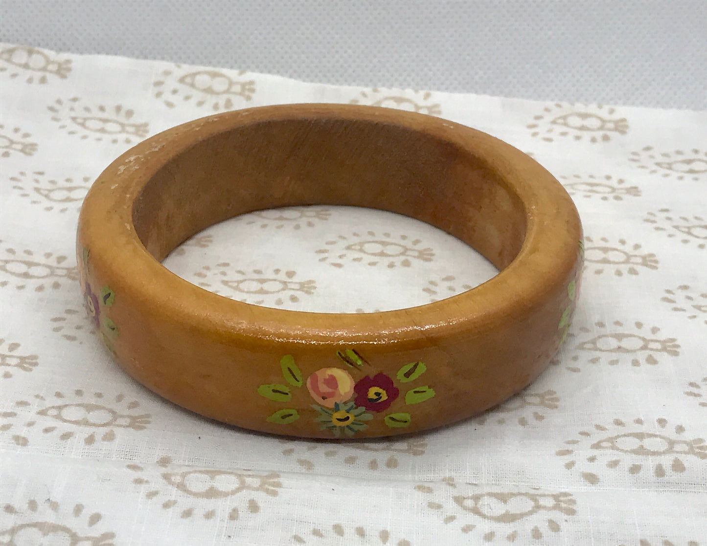 Vintage handmade/handpainted wooden vintage bangle bracelet - sweet flowers