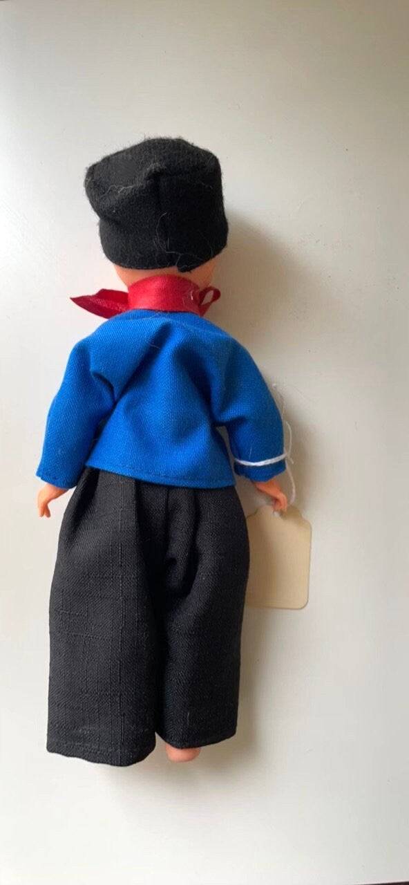 Stunning vintage collectible doll - unsure of country of origin