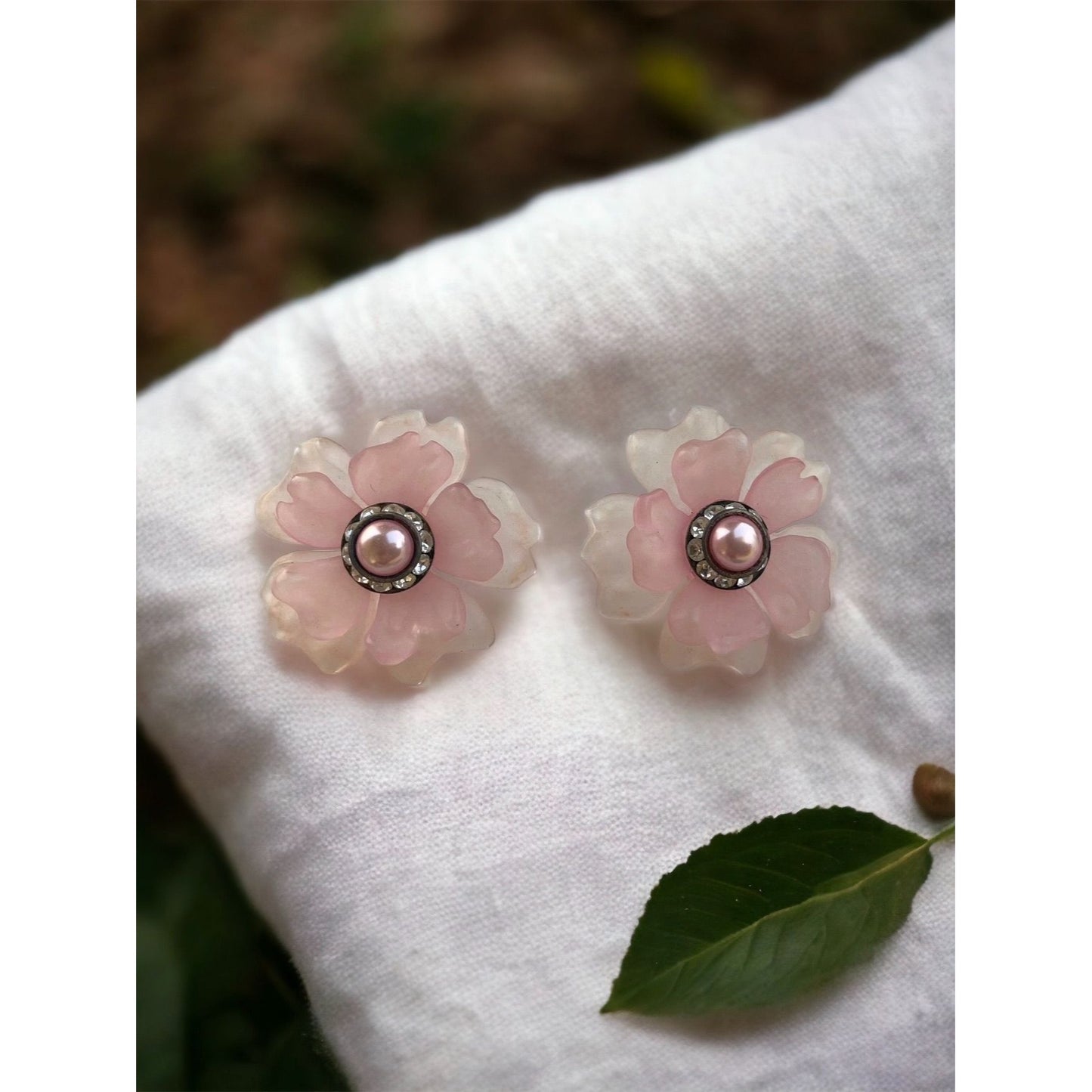 Stunning pink lucite flower pierced earrings with rhinestone centers