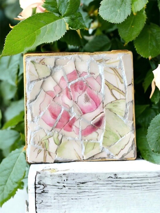 Handmade micro mosaic brooch / pin or necklace - one-of-a-kind - made of hand cut upcycled vintage dish
