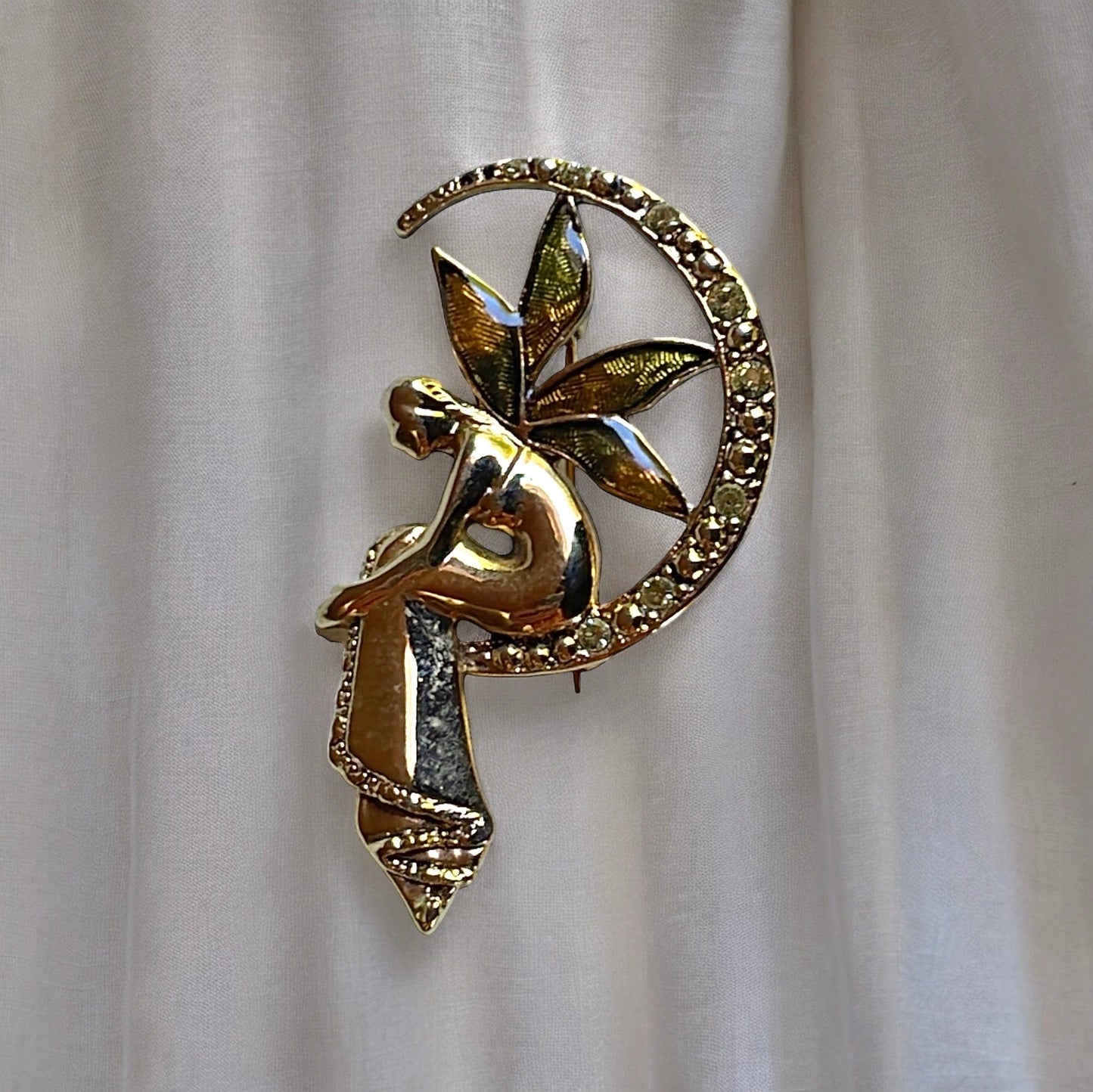 Stunning Vintage Liz Claiborne pin - Fairy Sitting On A Half Moon, Gold Tone, Enamel wings, Brooch