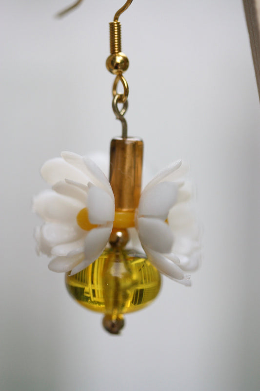Fun, happy, yellow, daisy earrings - flower earrings, botanical earrings, hippie, flower child, bohemian, boho